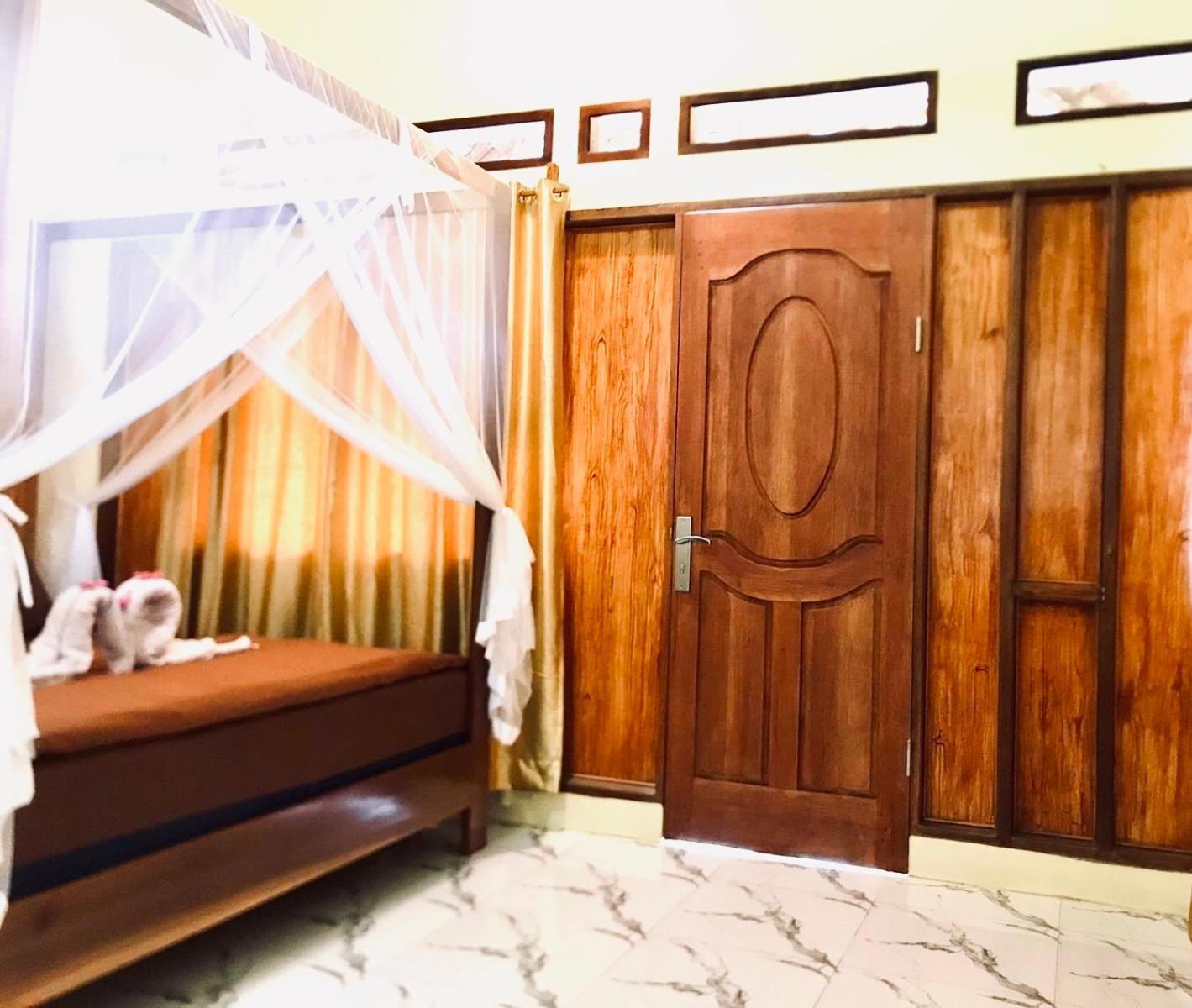 R5 Keramba Inn Bukit Lawang Buitenkant foto